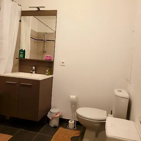 Iii 2 Pieces, Neuf 200 M De Gare Parking Netflix Evry Apartment Courcouronnes